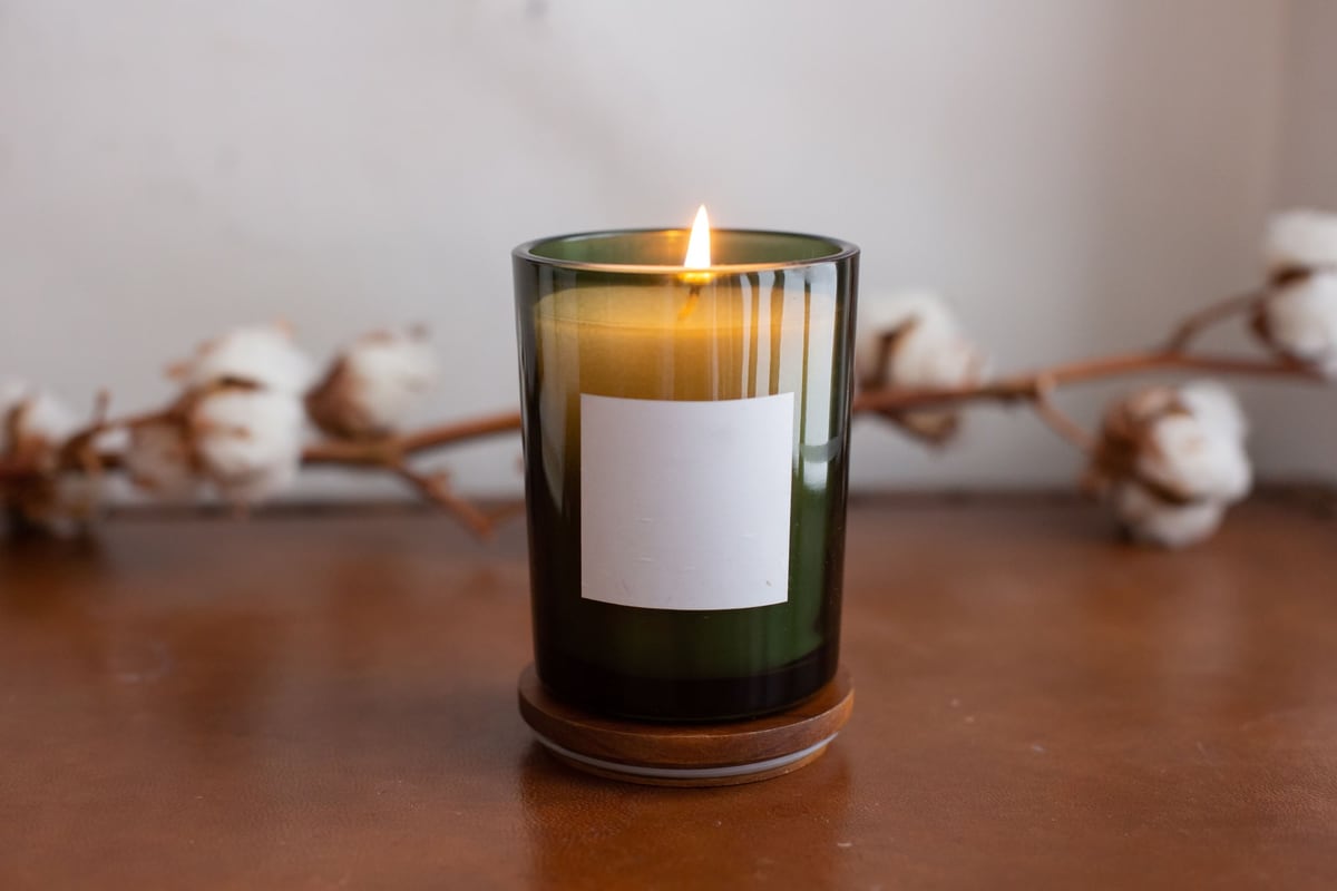 Candle in green glass, the merchant's own photo